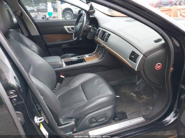 2014 JAGUAR XF SAJWA0ES6EPU25840 Photo 4