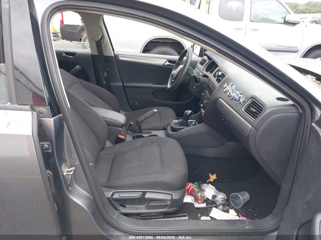 3VWD17AJ5FM288227 Volkswagen 1.8t