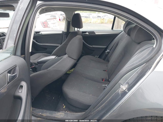 3VWD17AJ5FM288227 Volkswagen 1.8t