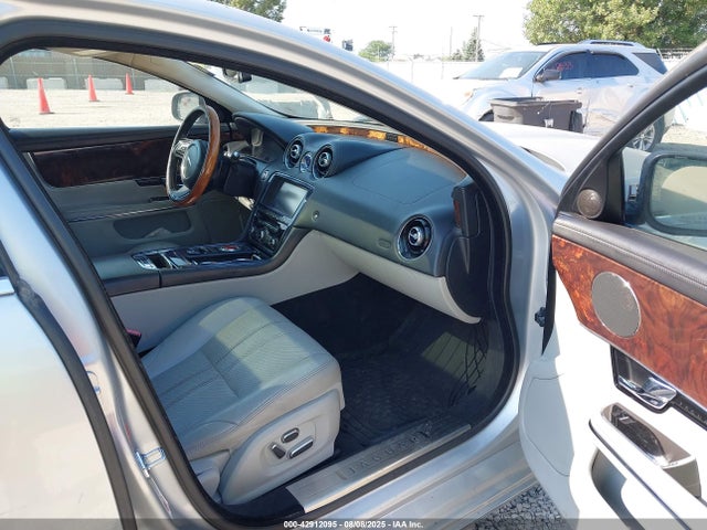 2012 JAGUAR XJ SAJWA1CB0CLV24845 Photo 4