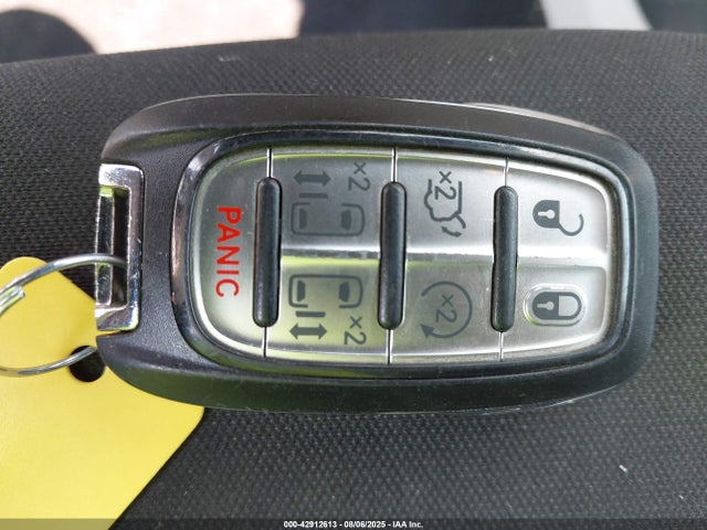2C4RC1CG1NR158065 Chrysler 2022