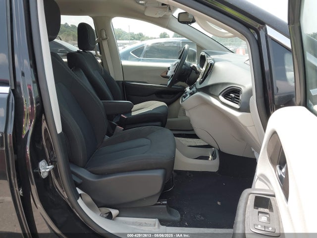 2C4RC1CG1NR158065 Chrysler 2022