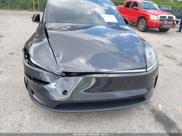 2026 TESLA MODEL Y 7SAYGDED4TF377182 Photo 5