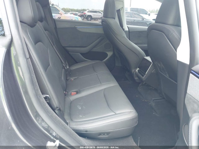 2026 TESLA MODEL Y 7SAYGDED4TF377182 Photo 7