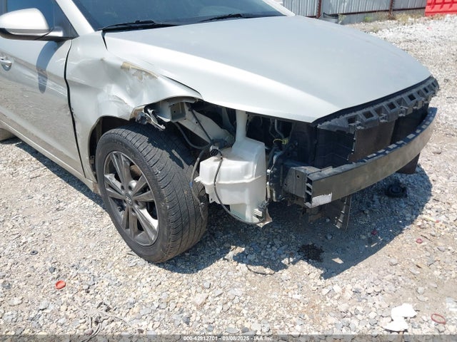 5NPD84LF1HH015624 Hyundai Elantra