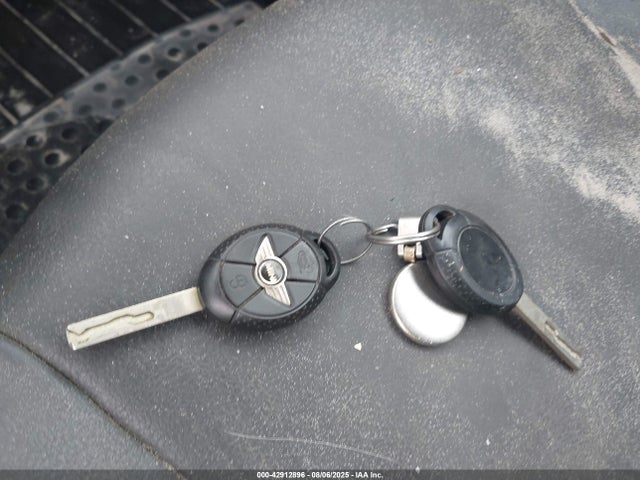 2006 MINI COOPER WMWRF33596TF64963 Photo 10