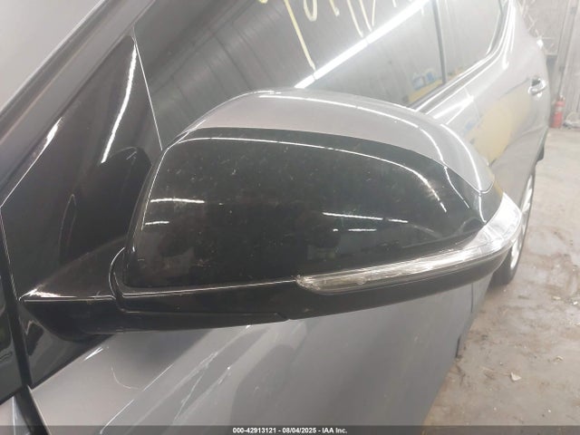 1G1FY6S05P4156744 Chevrolet 2023