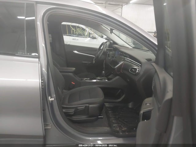 1G1FY6S05P4156744 Chevrolet 2023