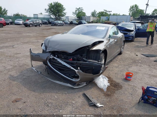 2015 TESLA MODEL S 5YJSA1S25FF084787 Photo 1