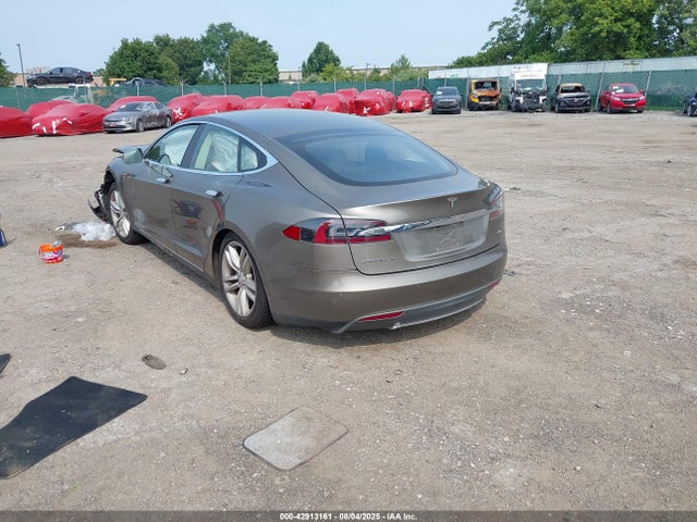 2015 TESLA MODEL S 5YJSA1S25FF084787 Photo 2