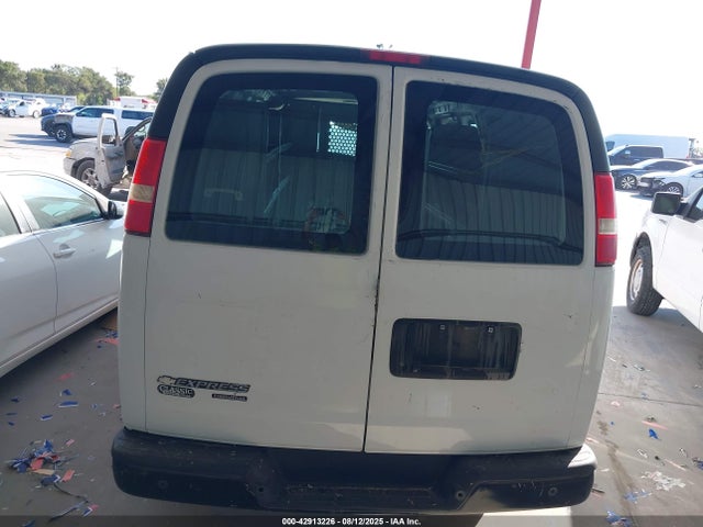 Chevrolet l20 2015 1GCWGFCF4F1228126 Image 16
