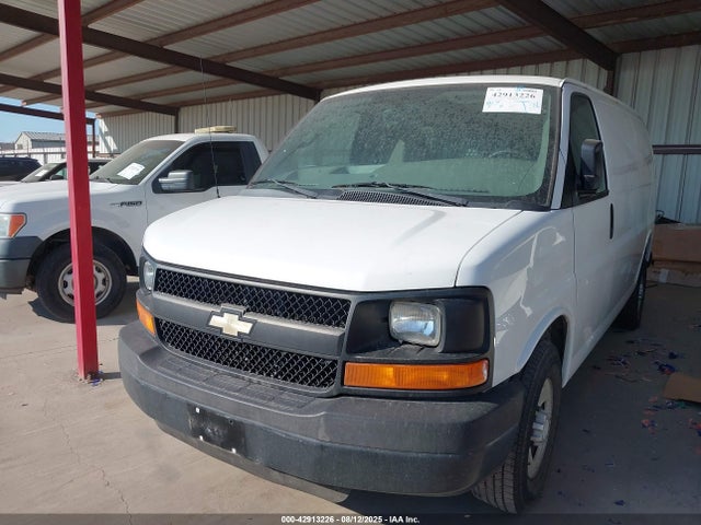 Chevrolet l20 2015 1GCWGFCF4F1228126 Image 2