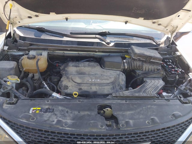 Chrysler 2017 2017 2C4RC1DG8HR611424 Image 10