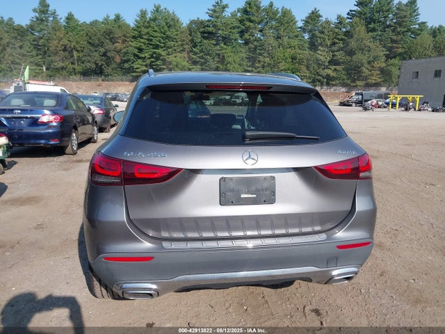 W1N4N4HB4MJ126824 Mercedes-Benz m260