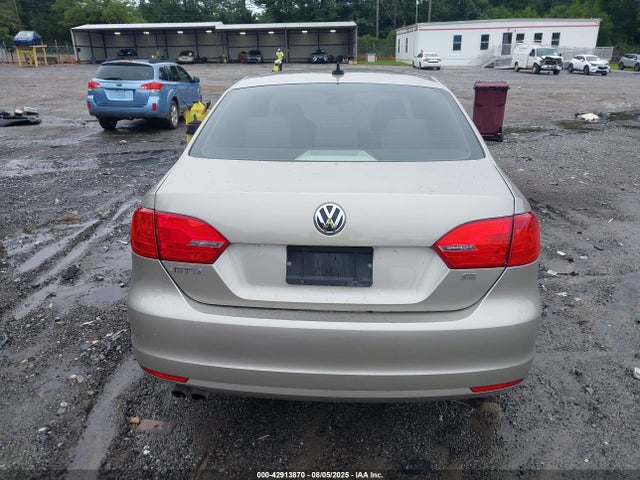 3VWD07AJ9EM236360 Volkswagen Jetta