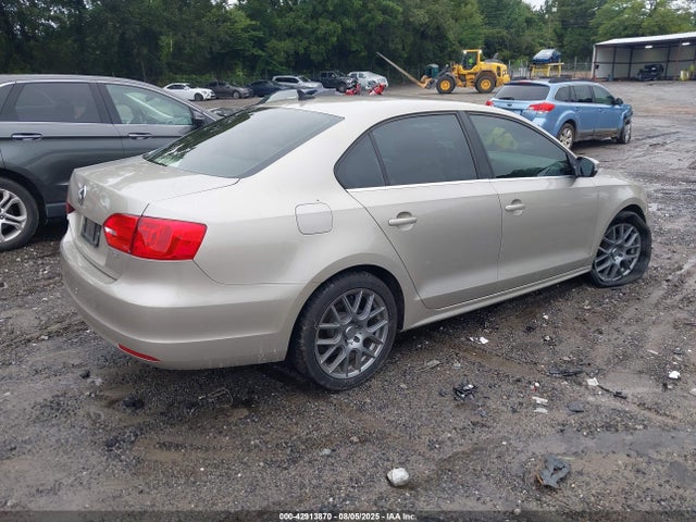 3VWD07AJ9EM236360 Volkswagen Jetta