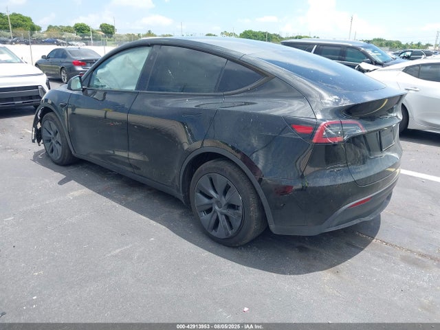 2024 TESLA MODEL Y 7SAYGDEDXRA329465 Photo 2