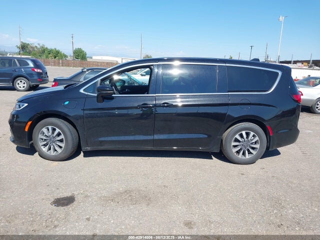 2C4RC1S75SR589117 Chrysler Pacifica