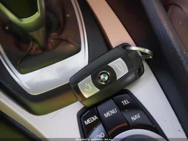 WBAVM1C54FV318221 BMW X1