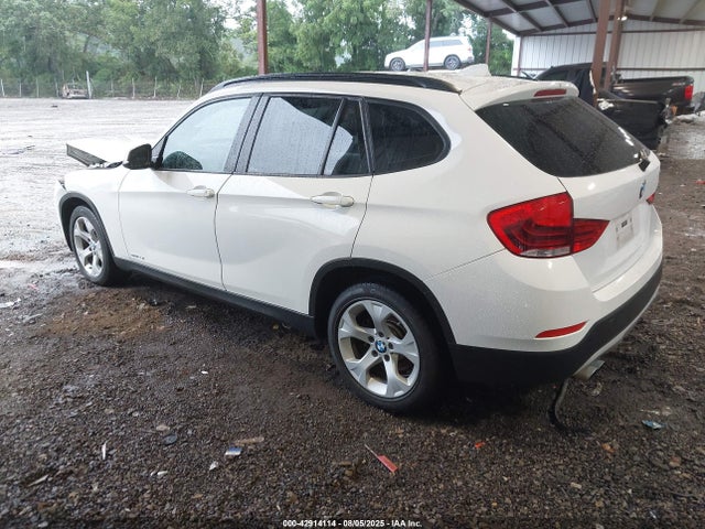 WBAVM1C54FV318221 BMW X1