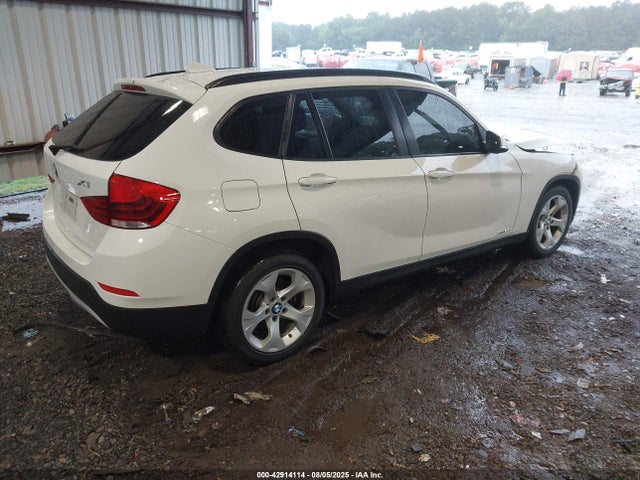 WBAVM1C54FV318221 BMW X1