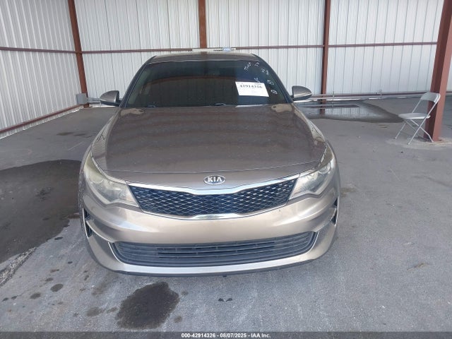 42914326 :رقم المزاد ، 5XXGT4L3XJG225092 vin ، 2018 Kia Optima Lx مزاد بيع