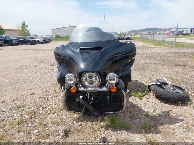 2016 HARLEY-DAVIDSON FLHTCUTG 1HD1MAL12GB861423 Photo 4