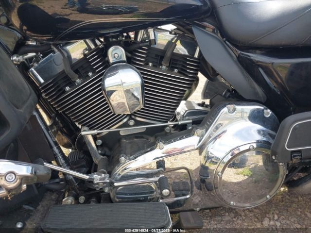 2016 HARLEY-DAVIDSON FLHTCUTG 1HD1MAL12GB861423 Photo 8