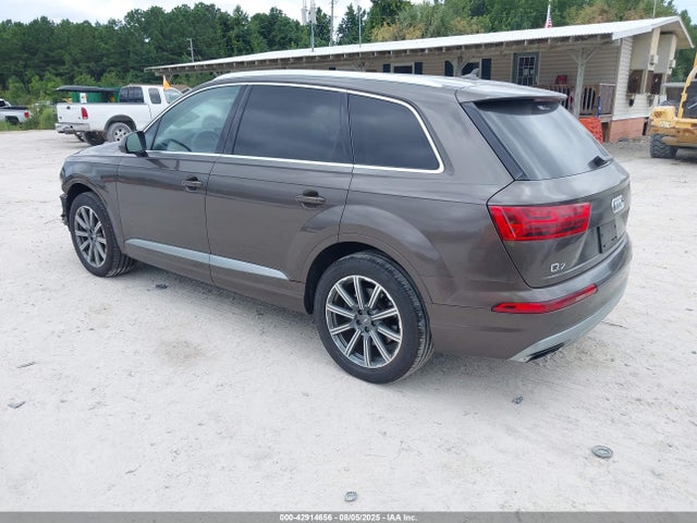 2017 AUDI Q7 WA1LAAF79HD036790 Photo 2
