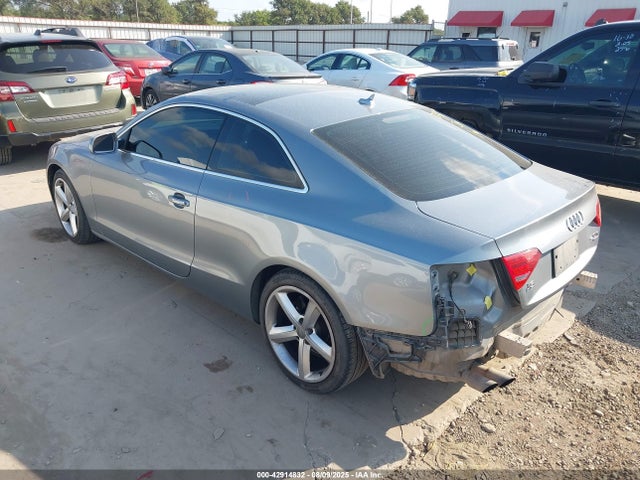 2010 AUDI A5 WAURFAFR2AA023256 Photo 2