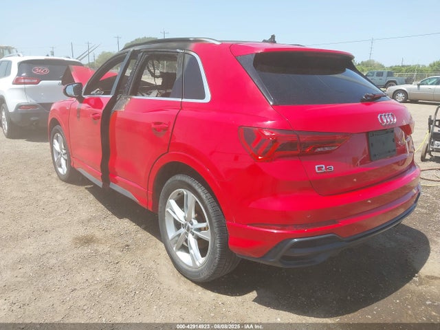 2020 AUDI Q3 WA1DECF39L1083703 Photo 2