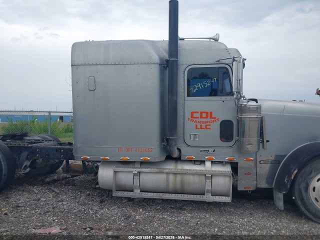 2003 Freightliner Conventional Fld132 Xl Classic მანქანა იყიდება აუქციონზე, vin: 1FUJAPCG53DK78594, აუქციონის ნომერი: 42915247