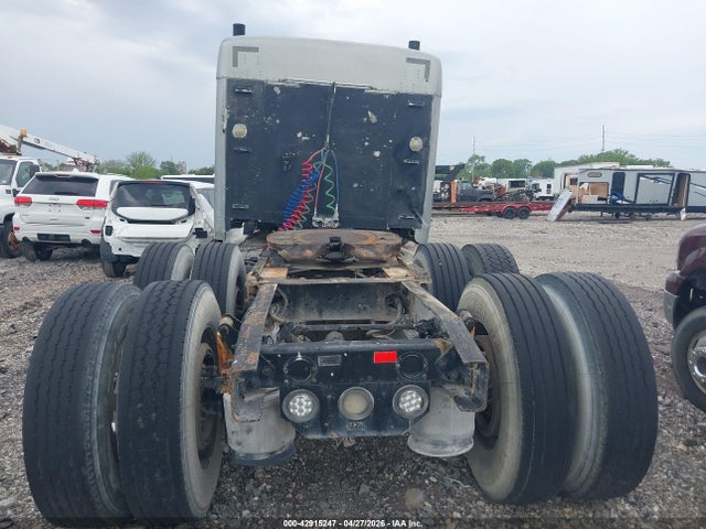 2003 Freightliner Conventional Fld132 Xl Classic მანქანა იყიდება აუქციონზე, vin: 1FUJAPCG53DK78594, აუქციონის ნომერი: 42915247