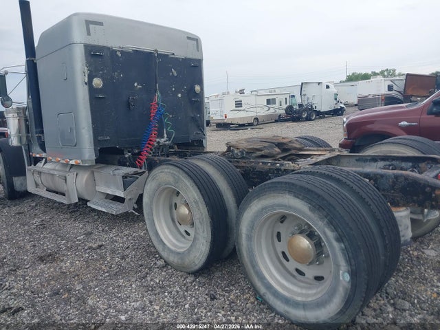 2003 Freightliner Conventional Fld132 Xl Classic მანქანა იყიდება აუქციონზე, vin: 1FUJAPCG53DK78594, აუქციონის ნომერი: 42915247