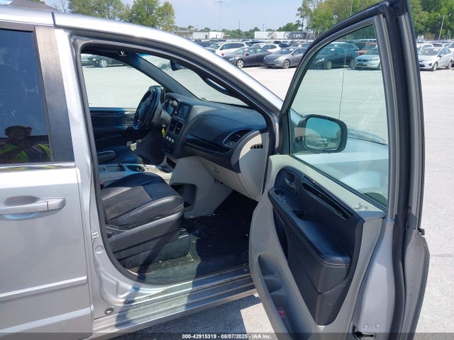 2C4RDGCGXHR863905 Dodge Grand Caravan