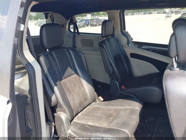 2C4RDGCGXHR863905 Dodge Grand Caravan
