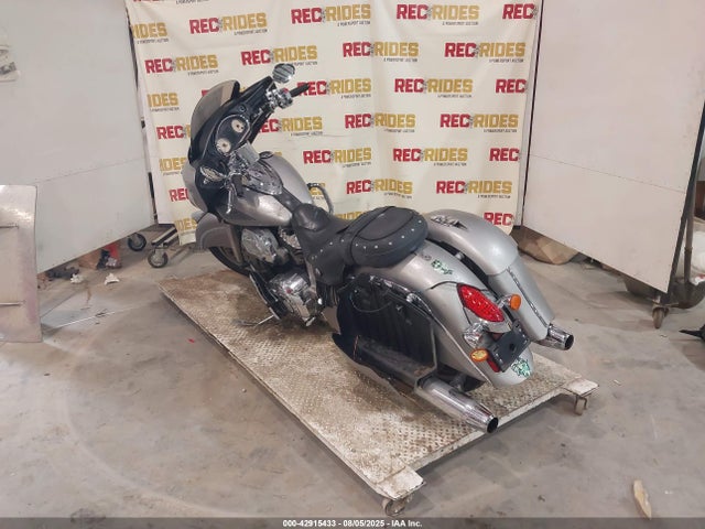2016 INDIAN MOTORCYCLE CO. CHIEFTAIN 56KTCAAAXG3333892 Photo 2