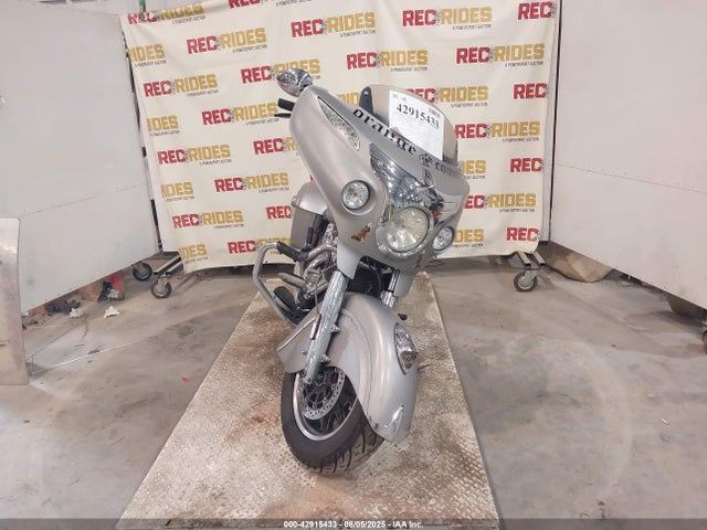 2016 INDIAN MOTORCYCLE CO. CHIEFTAIN 56KTCAAAXG3333892 Photo 4