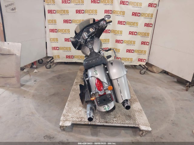 2016 INDIAN MOTORCYCLE CO. CHIEFTAIN 56KTCAAAXG3333892 Photo 5