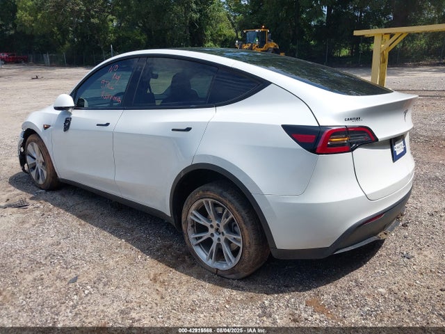 2023 TESLA MODEL Y 7SAYGDEE8PA077608 Photo 2