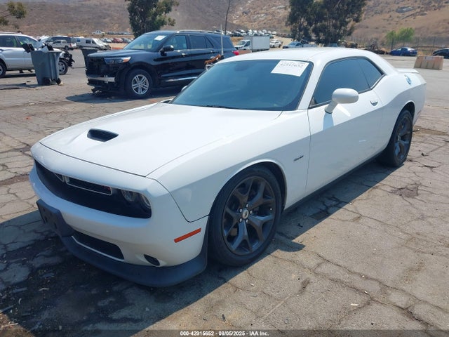 Dodge Challenger 2019 2C3CDZBT5KH573721 Image 2