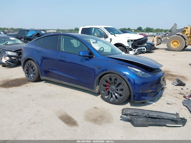 Tesla Model Y 2023 7SAYGDEF1PF614332 Image 1