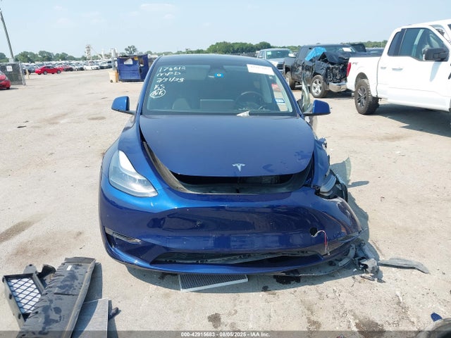 Tesla Model Y 2023 7SAYGDEF1PF614332 Image 11