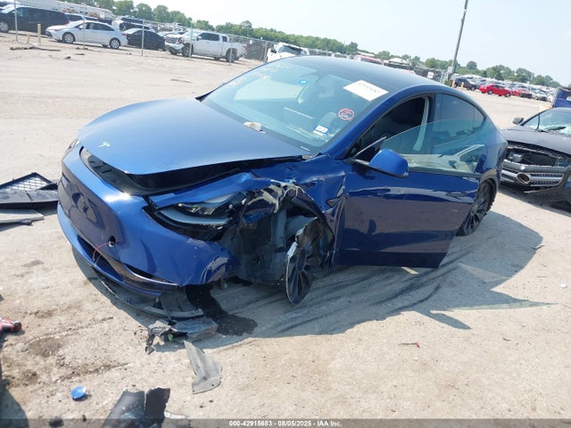 Tesla Model Y 2023 7SAYGDEF1PF614332 Image 2