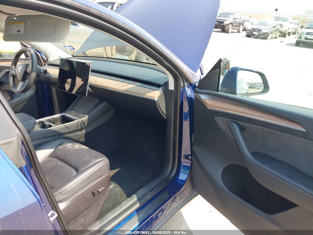 Tesla Model Y 2023 7SAYGDEF1PF614332 Image 5