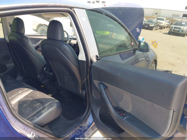 Tesla Model Y 2023 7SAYGDEF1PF614332 Image 8