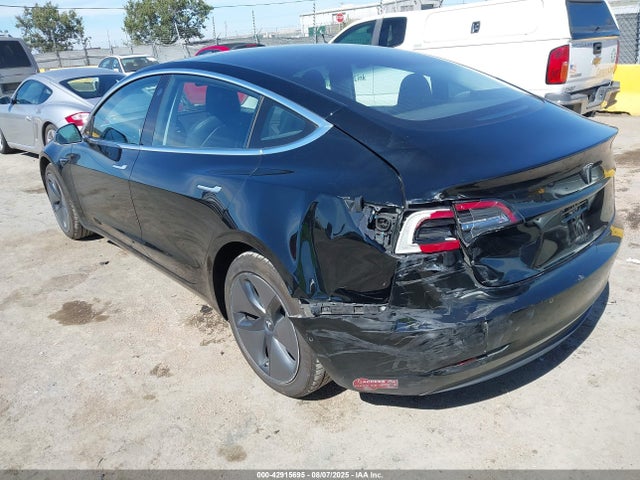 2018 TESLA MODEL 3 5YJ3E1EA7JF043369 Photo 2