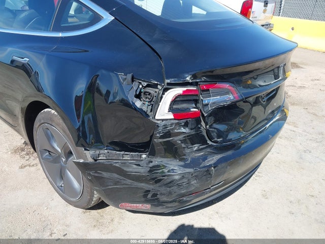 2018 TESLA MODEL 3 5YJ3E1EA7JF043369 Photo 5