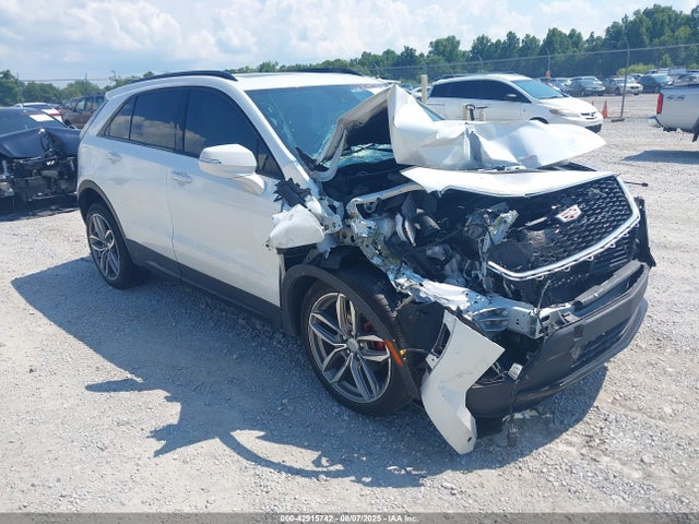 2021 CADILLAC XT4 1GYFZER47MF083085 Photo 0