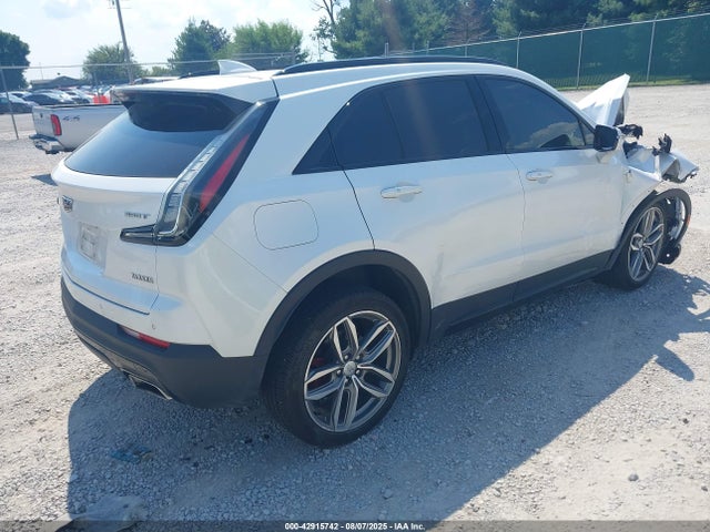 2021 CADILLAC XT4 1GYFZER47MF083085 Photo 3